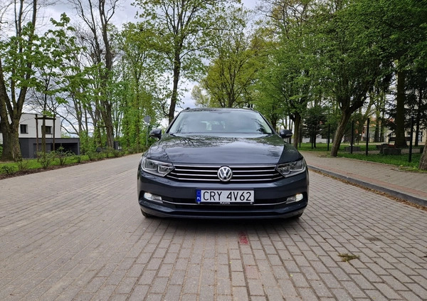 Volkswagen Passat cena 59900 przebieg: 201960, rok produkcji 2018 z Rypin małe 137